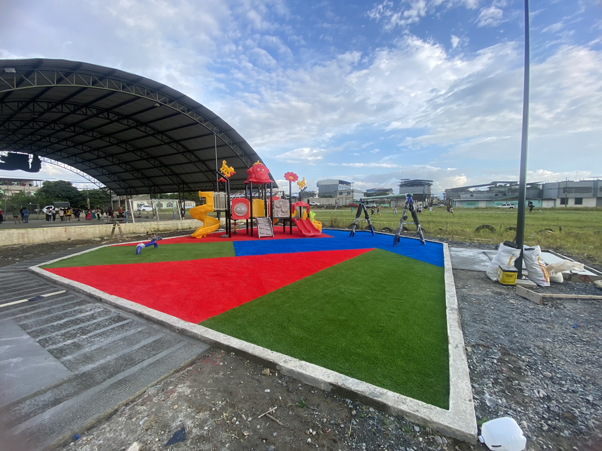 SETENTA Y CINCO PARQUES REALIZADOS